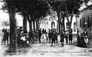 Mostaganem - Place de la Republique - Sous les Platanes - 1923